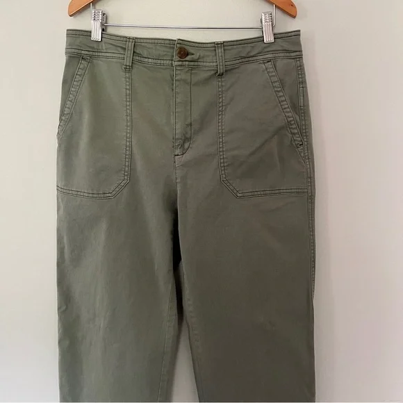 GAP Girlfriend Khaki Green Chinos Pants Relaxed Fit - Picture 3 of 9